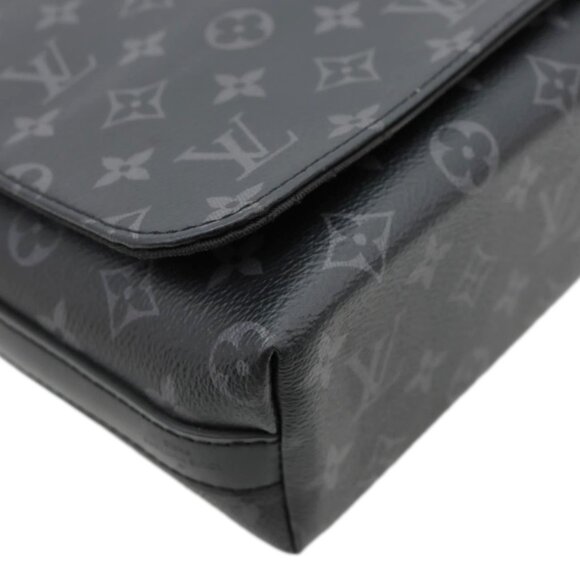 Louis Vuitton District MM Monogram Eclipse Messenger Bag Black - Picture 7 of 13